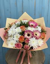 Букет цветов из:  Розы, Герберы и Хризантемы в Зеленый