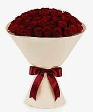 Букет 101 Бордовая роза Блэк Бакарра в Зеленый