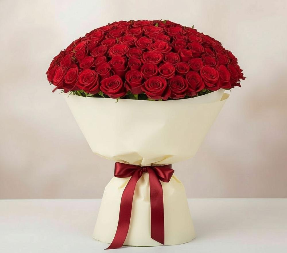 Букет 101 Красная роза Милано в Зеленый