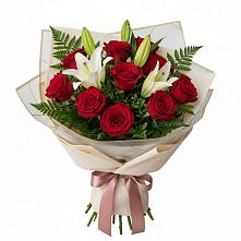 Букет цветов из:  Лилии и Розы в Зеленый