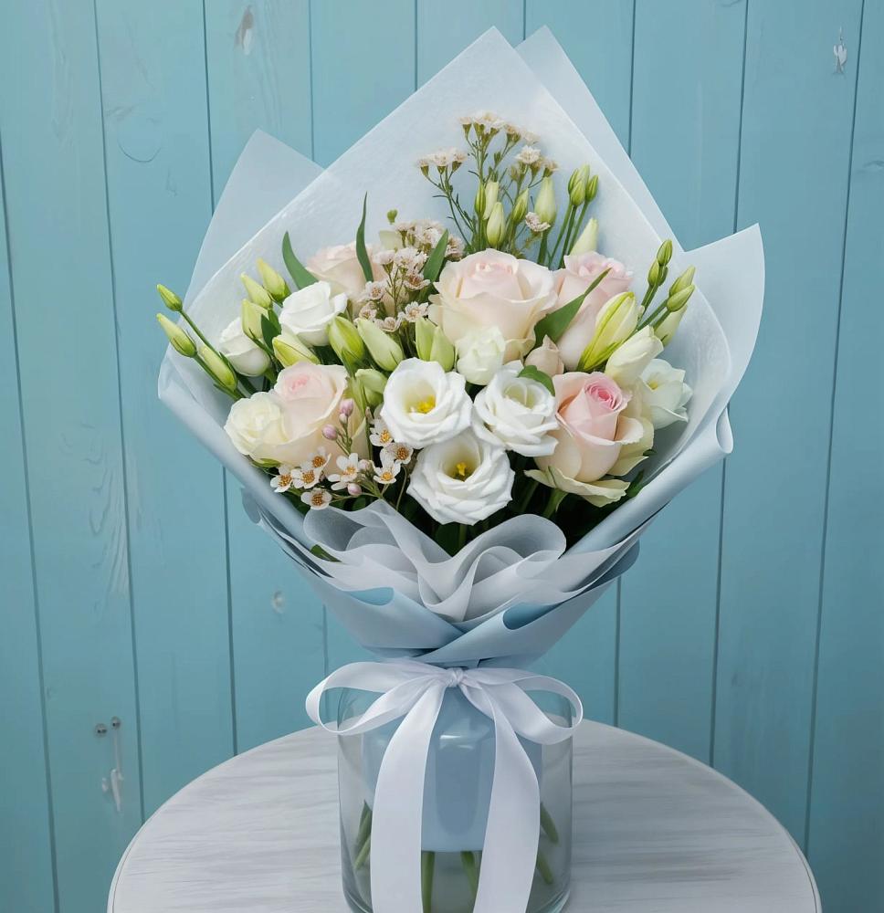 Букет цветов из: Розы и Лизиантусы в Зеленый