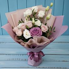 Букет цветов из:  Розы и Лизиантусы в Зеленый