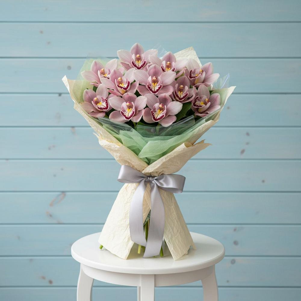 Букет цветов из: Орхидеи и Розы в Зеленый