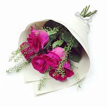 Букет цветов из:  Розы в Зеленый