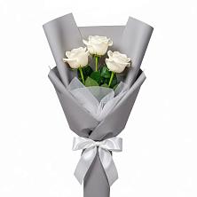 Букет 3 белые розы в Зеленый