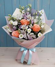 Букет цветов из:  Лизиантусы, Розы, Альстромерии и Гипсофила в Зеленый