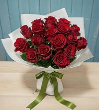Букет Красные розы в Зеленый