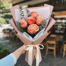 Букет цветов из:  Розы в Зеленый