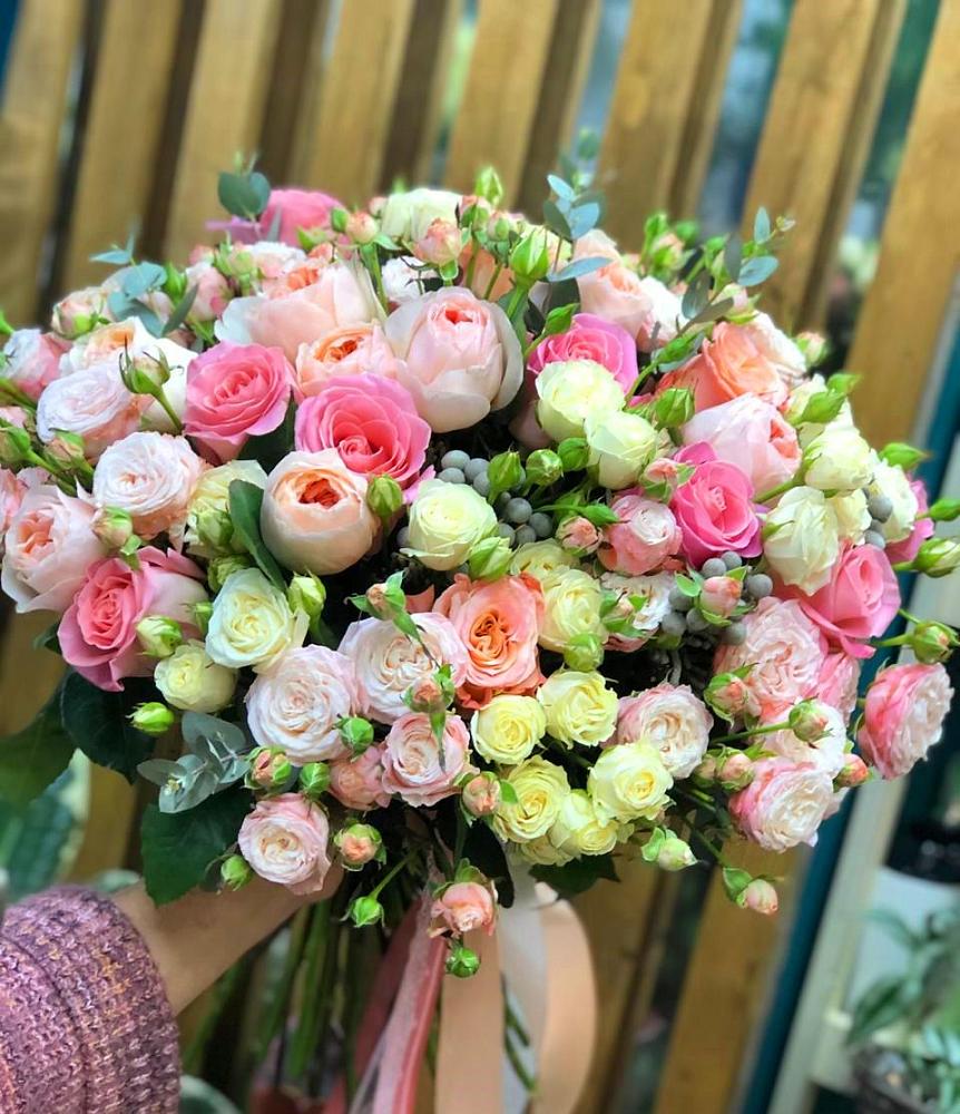 Букет цветов из: Розы в Зеленый