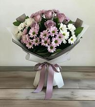 Букет цветов из:  Хризантемы и Розы в Зеленый