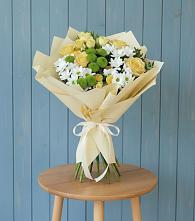 Букет цветов из:  Хризантемы и Розы в Зеленый