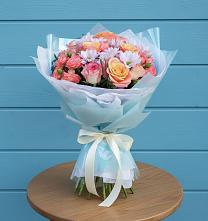 Букет цветов из:  Хризантемы и Розы в Зеленый