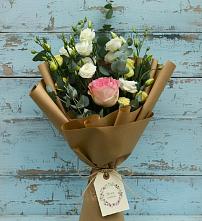 Букет цветов из:  Розы и Лизиантусы в Зеленый