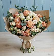 Букет цветов из:  Альстромерии и Розы в Зеленый