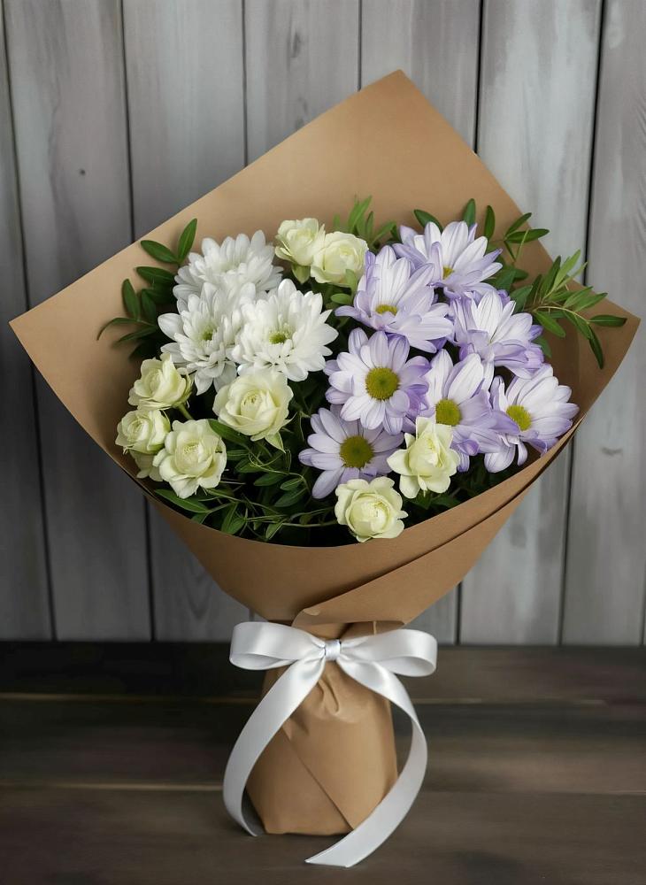 Букет цветов из: Хризантемы и Розы в Зеленый
