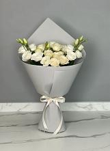 Букет цветов из:  Розы и Лизиантусы в Зеленый